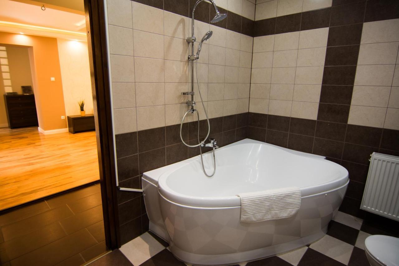 Cork Apartman Eger Extérieur photo