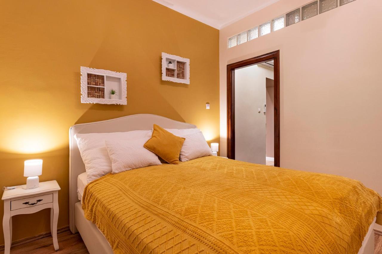 Cork Apartman Eger Extérieur photo